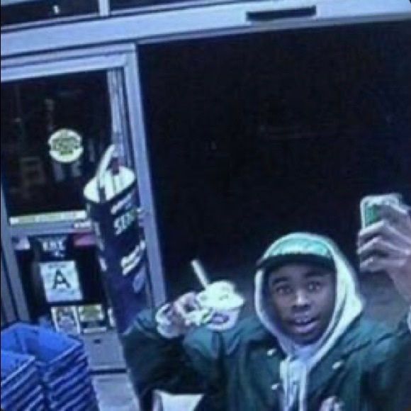 Meet your Posher, Isabela - Picture 1 of 1